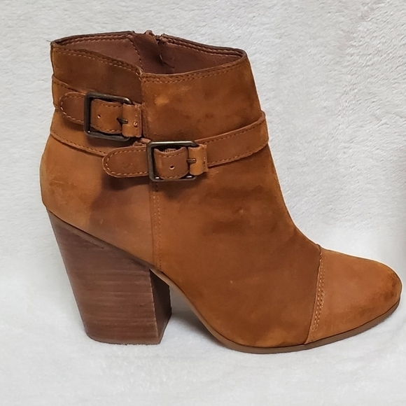 LUCKY Brand Lauren Caramel Suede Stacked Block Heel Buckle Strap Ankle Booties - Picture 9 of 16